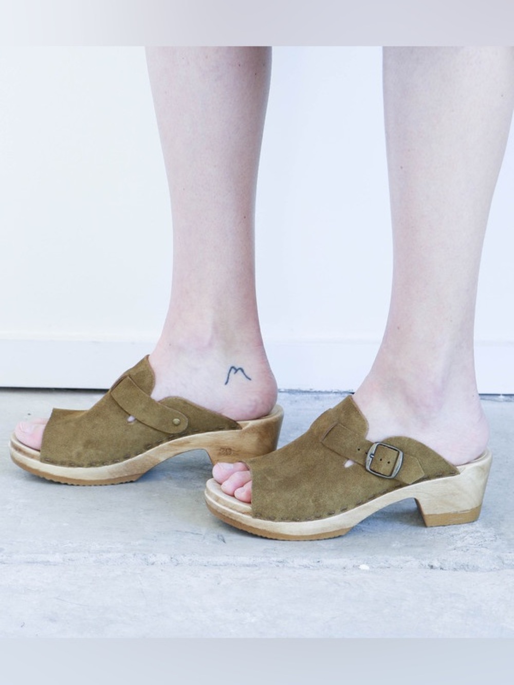 No.6 Minimalist Suede Sadie Clog in Bark 40